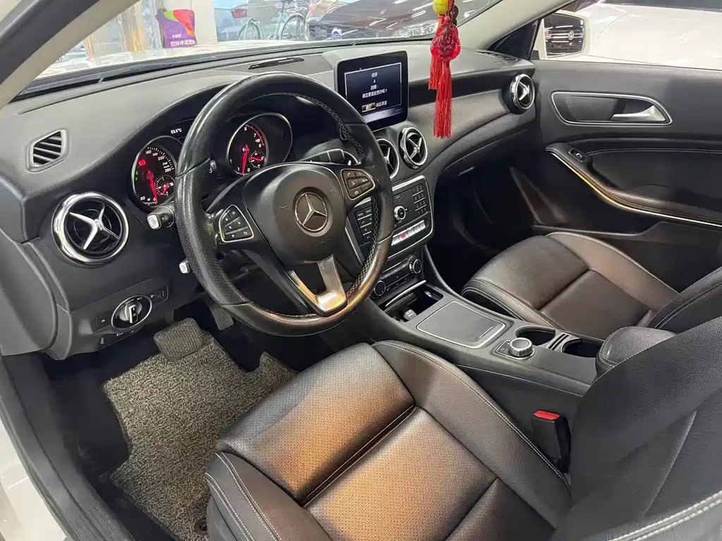Mercedes-Benz GLA — миниатюра 7
