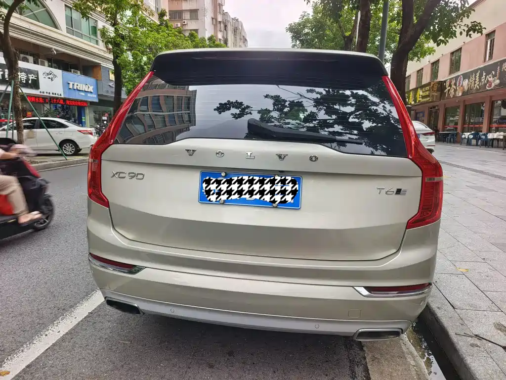 Volvo XC90 — миниатюра 5