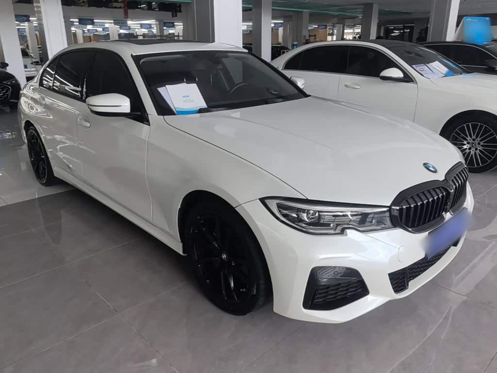 BMW 3 Series 2.0 л 2022 г. Белый, пробег 45199 км