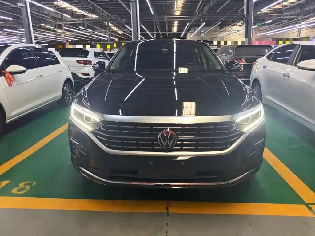 Volkswagen Passat 2023 330TSI Luxury