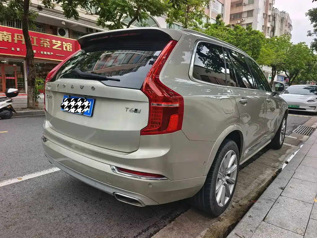 Volvo XC90 — миниатюра 4