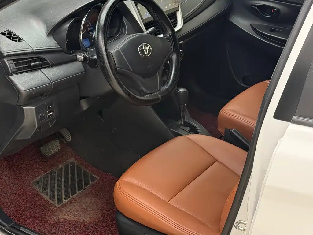Toyota Yaris L — миниатюра 6