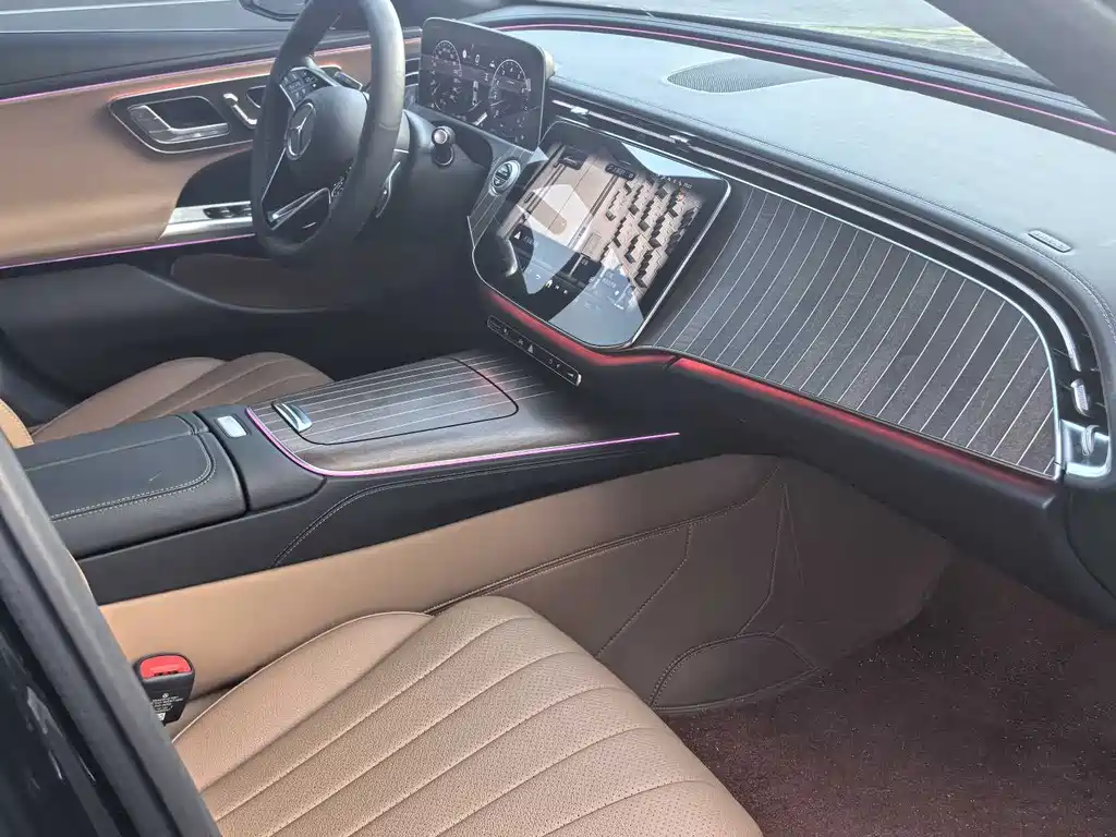 Mercedes-Benz E-Class E 2025 E 300 L Fashion