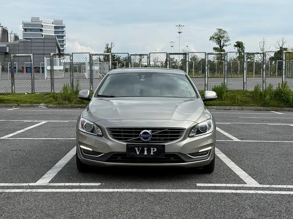 Volvo S60 — миниатюра 2