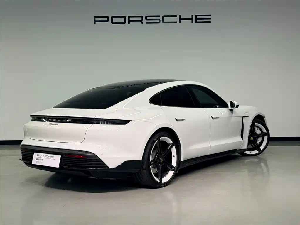 Porsche Taycan — миниатюра 3