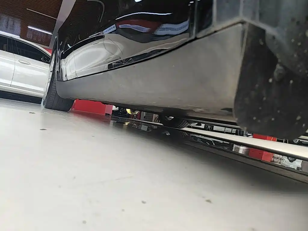 Tesla Model Y — миниатюра 21