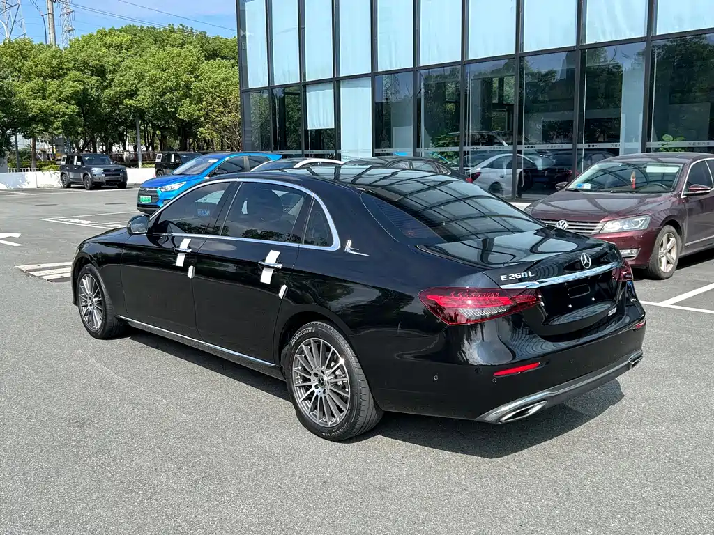 Mercedes-Benz E-Class — миниатюра 15