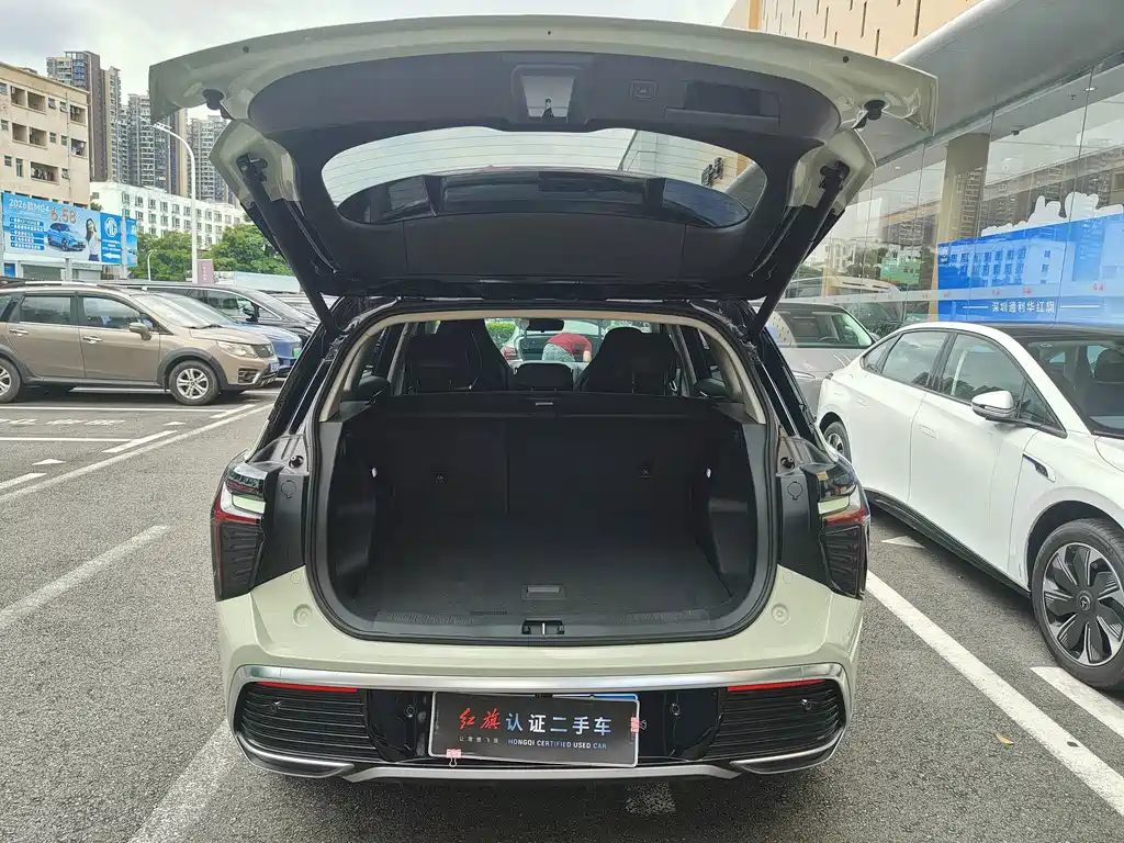 Hongqi Hongqi HS3 — миниатюра 14