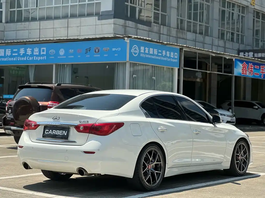 Infiniti Q50 2014 3.7L Luxury Sport