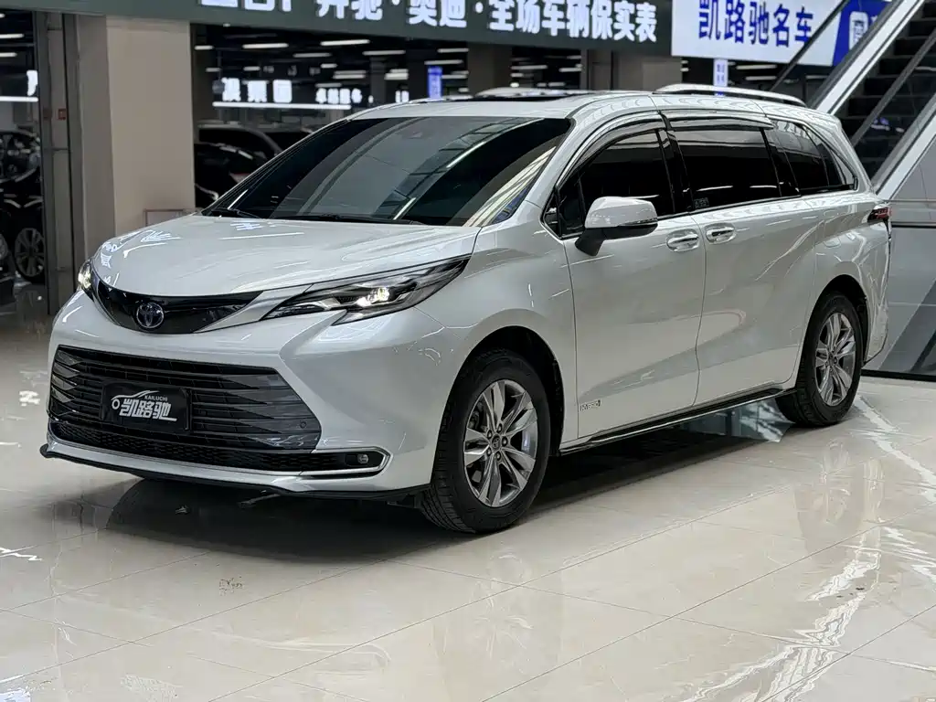 TOYOTA SIENNA