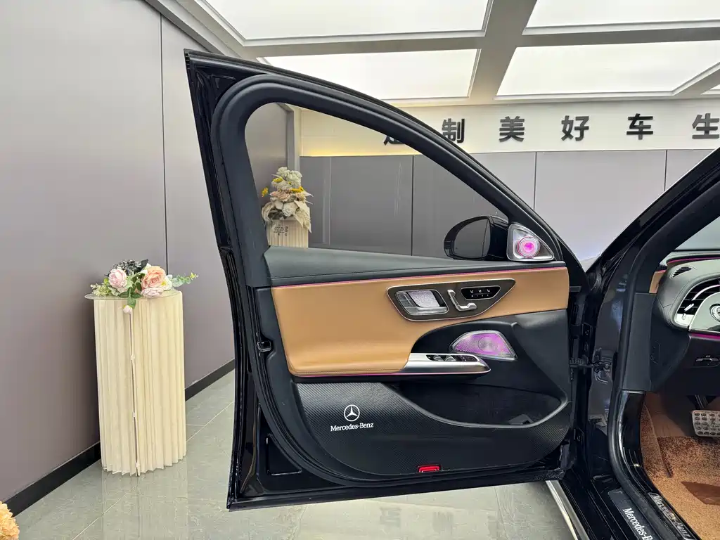 Mercedes-Benz E-Class — миниатюра 10