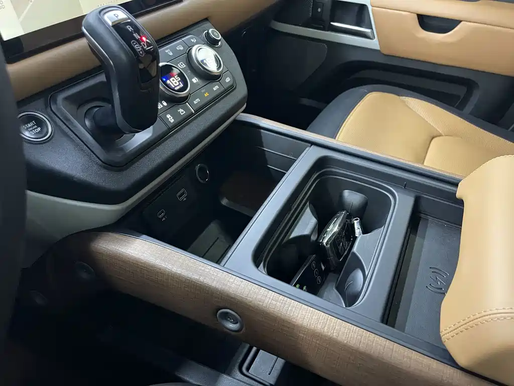 Land Rover Defender — миниатюра 13