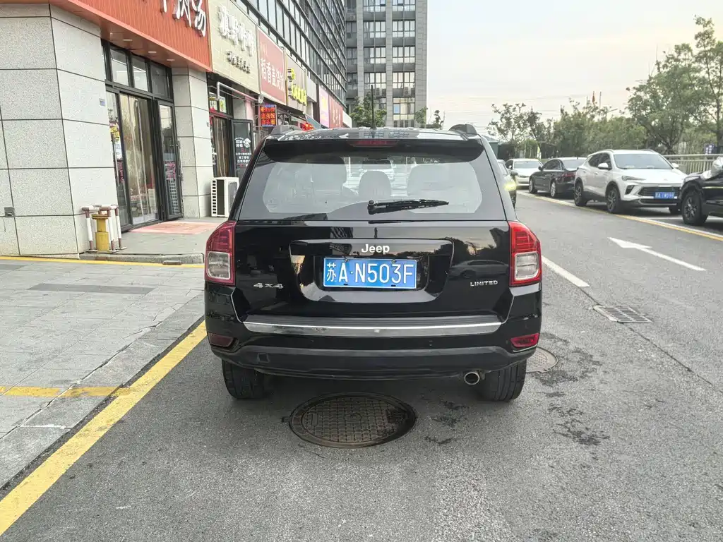 Jeep Compass (Import) — миниатюра 8