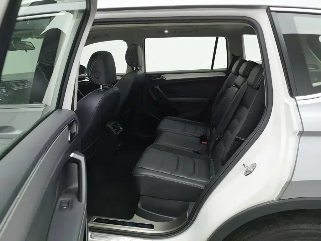 Volkswagen Tiguan L — миниатюра 15