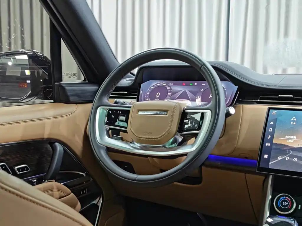 Land Rover Range Rover — миниатюра 4
