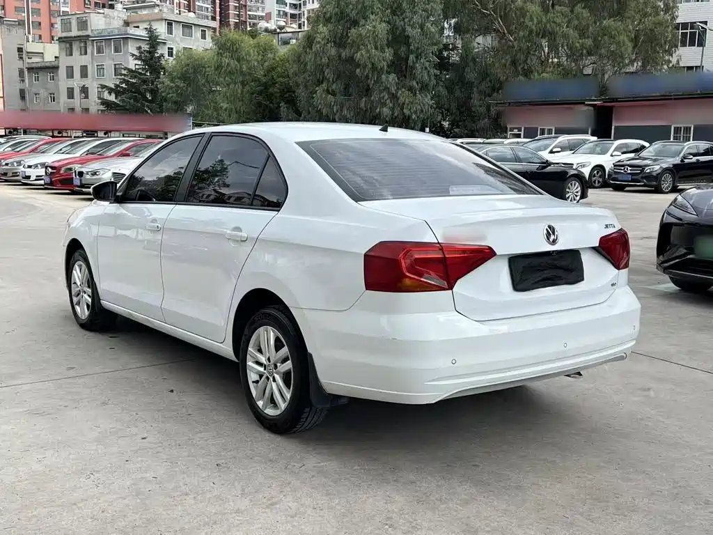 Volkswagen Jetta — миниатюра 5