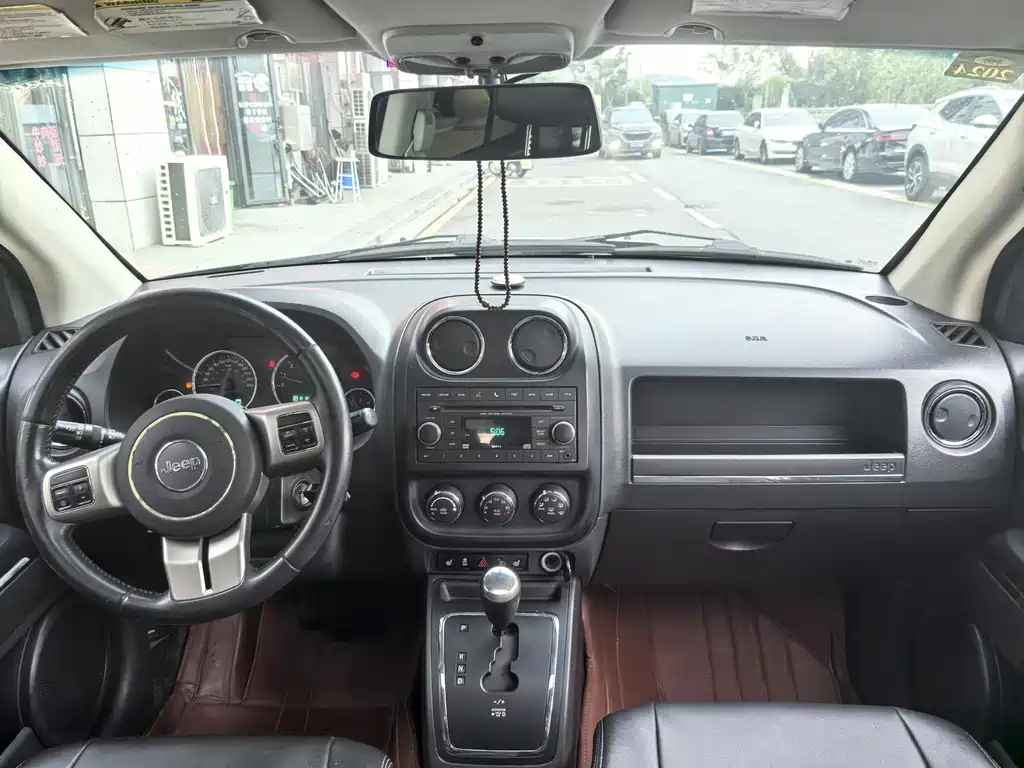 Jeep Compass (Import) — миниатюра 12
