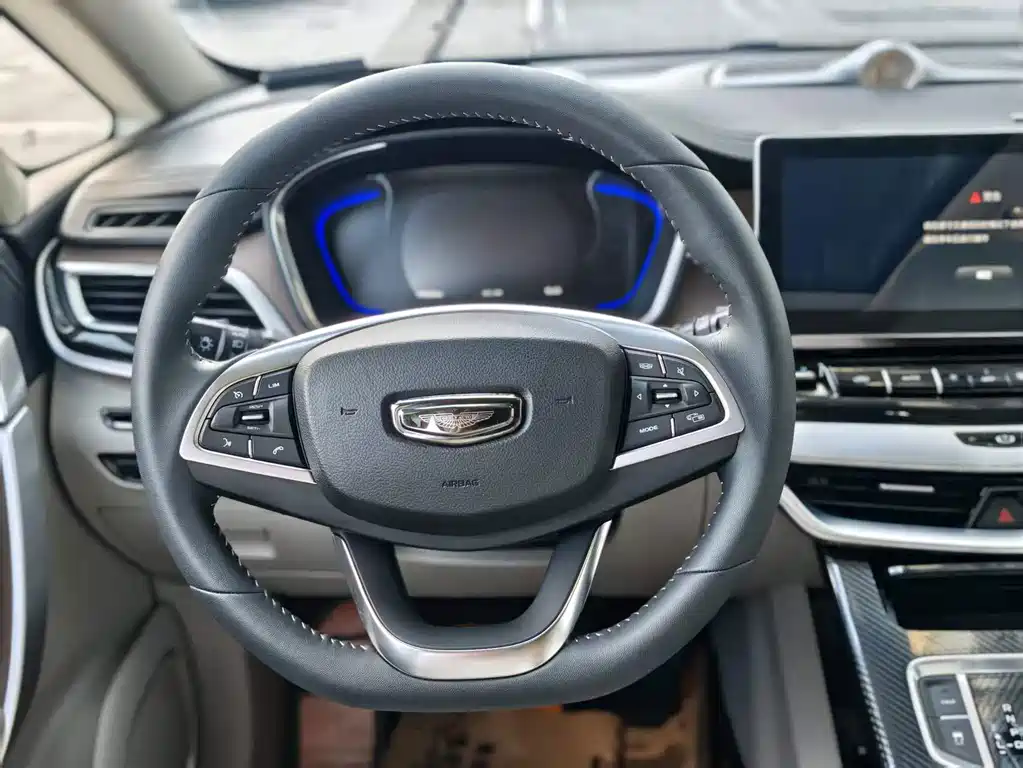 Geely Jia Ji New Energy — миниатюра 16