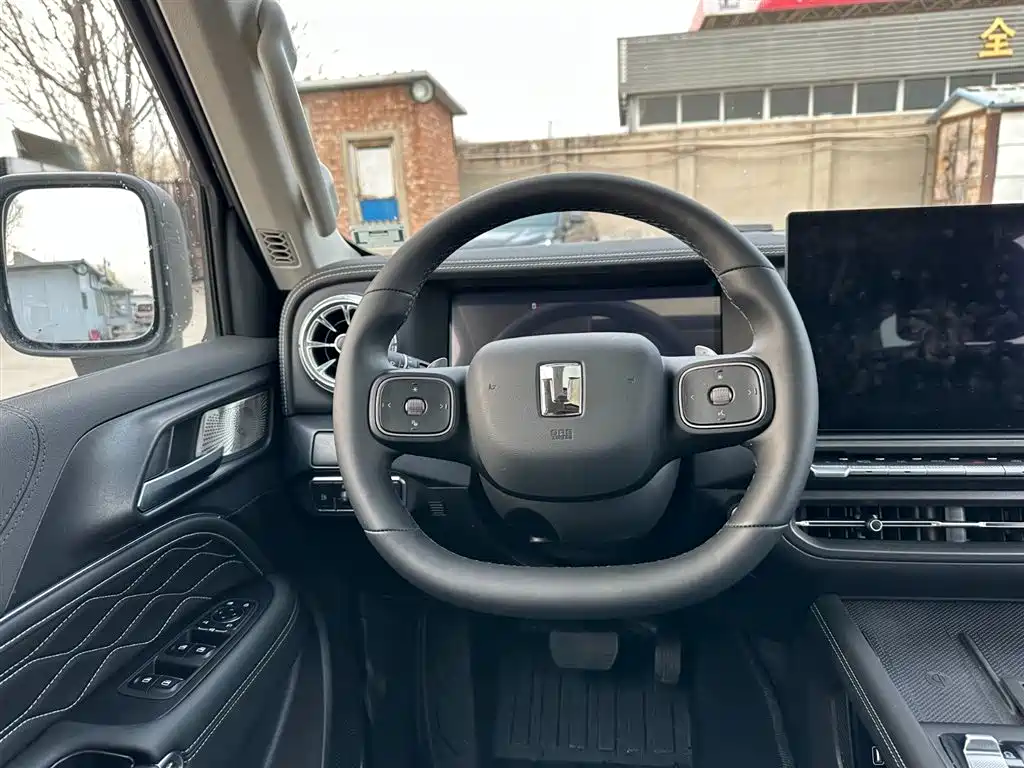 TANK TANK 300 NEW ENERGY