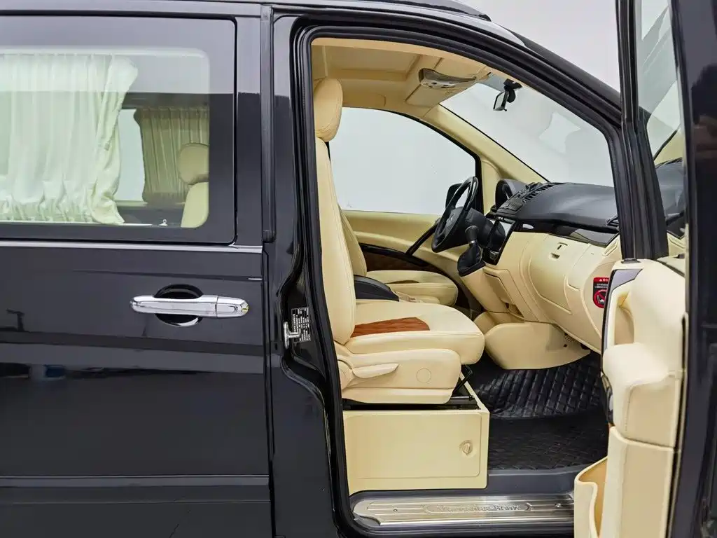 Mercedes-Benz Vito — миниатюра 21