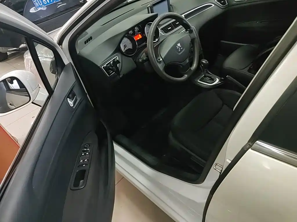 Peugeot 308 — миниатюра 16