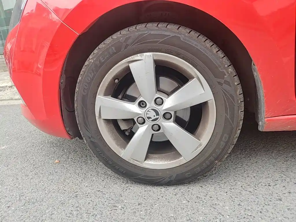 Skoda Rapid Spaceback — миниатюра 23