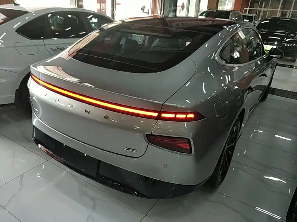 XPeng P7 — миниатюра 7