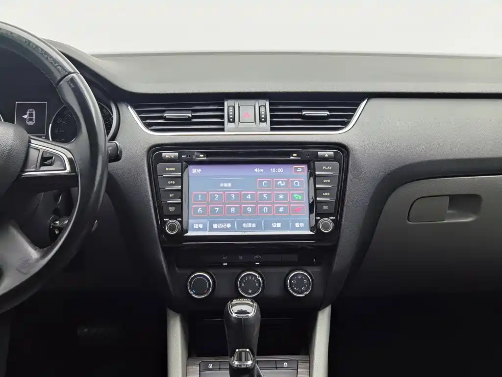 Skoda Octavia — миниатюра 12