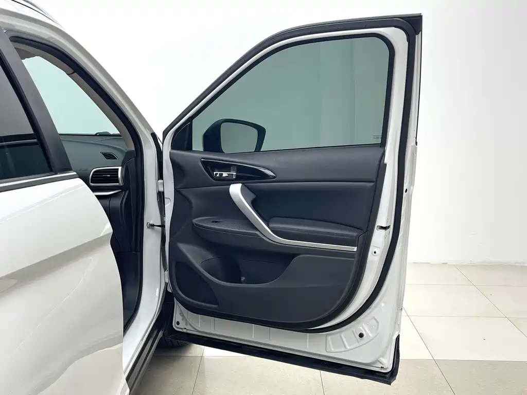 Mitsubishi Eclipse Cross — миниатюра 6