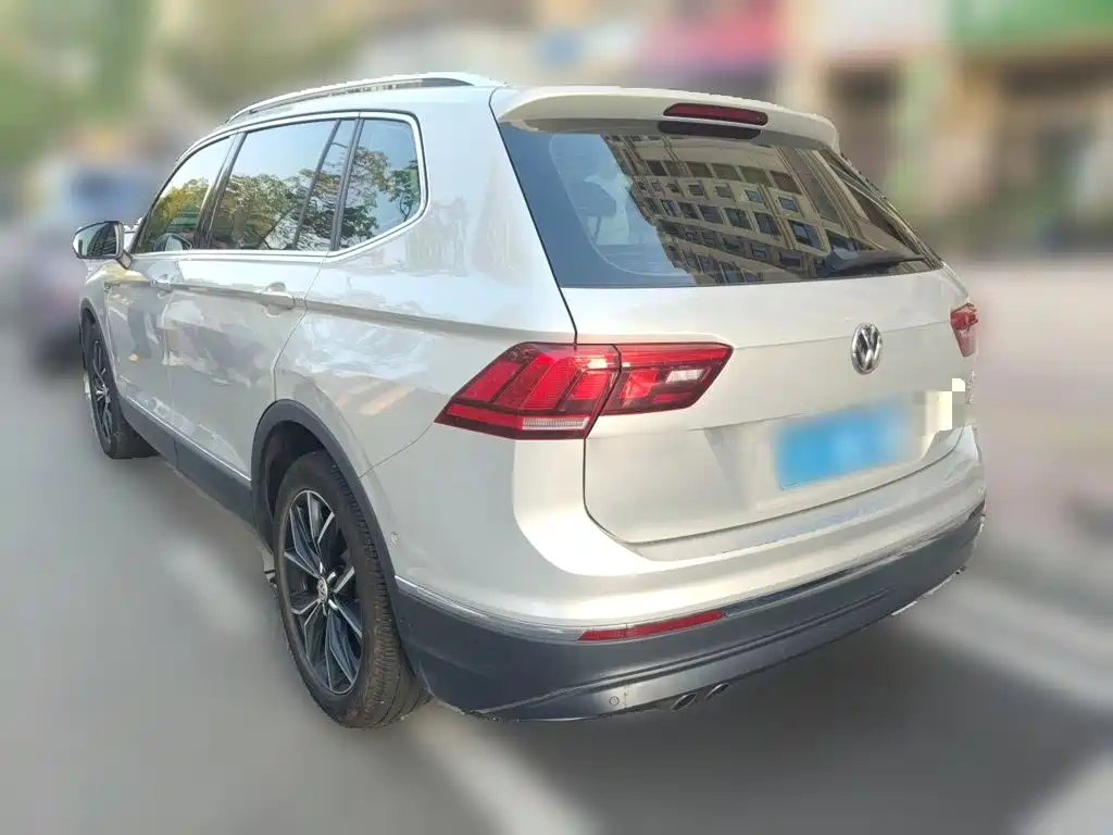 Volkswagen Tiguan L — миниатюра 4