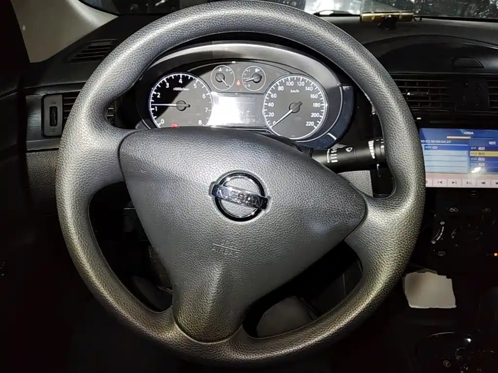 Nissan Tiida — миниатюра 11