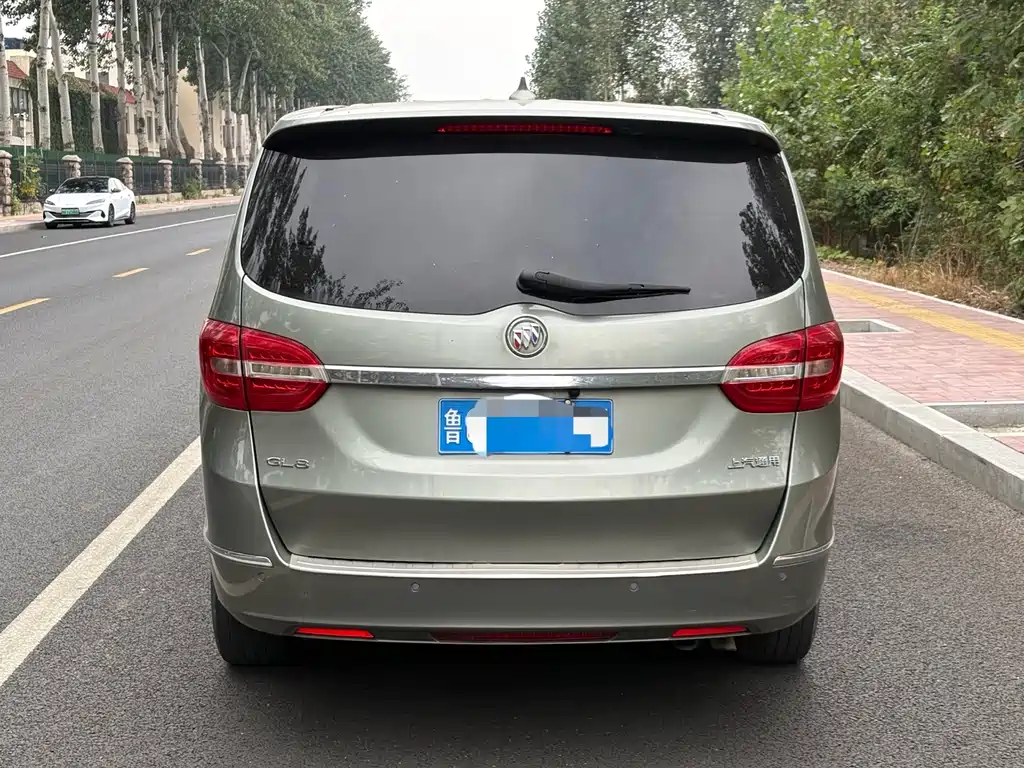 Buick GL8 — миниатюра 3