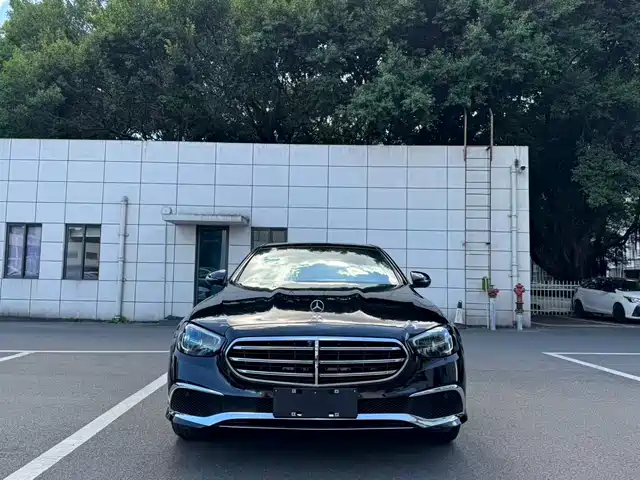 MERCEDES-BENZ  E CLASS