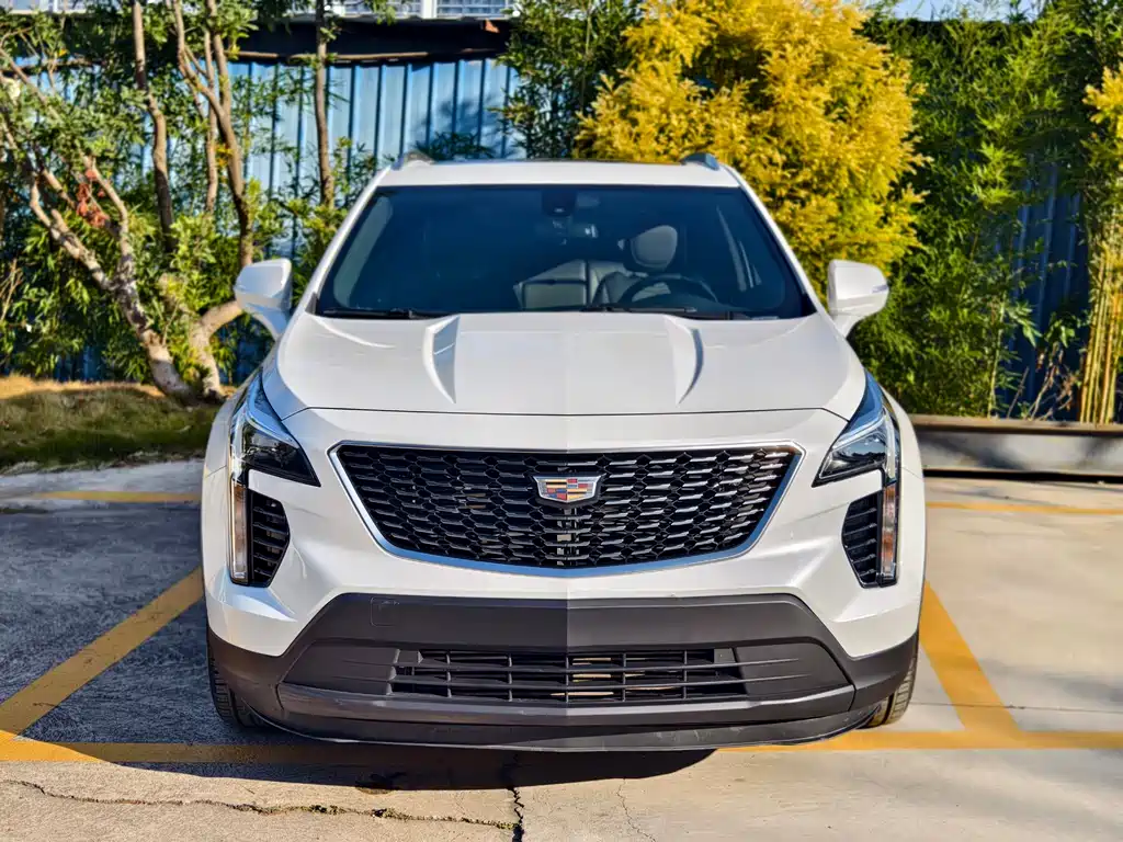 CADILLAC XT4