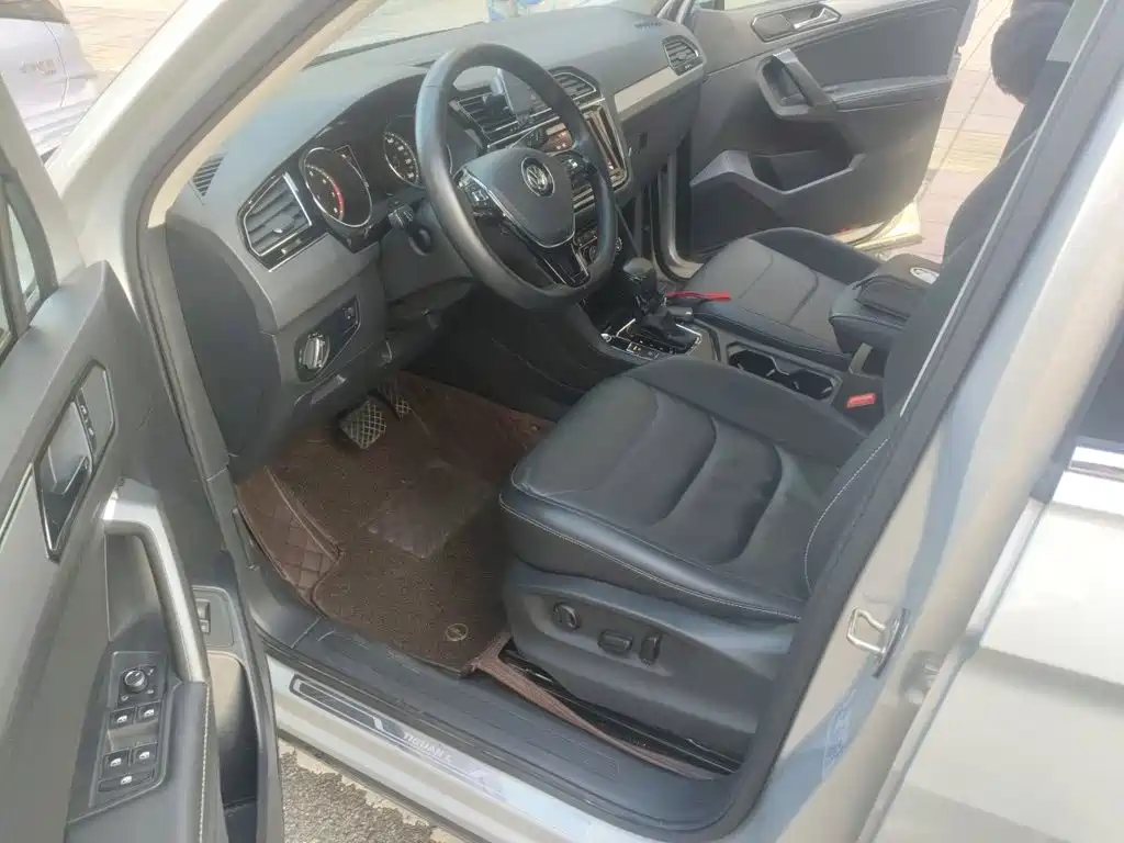 Volkswagen Tiguan L — миниатюра 16