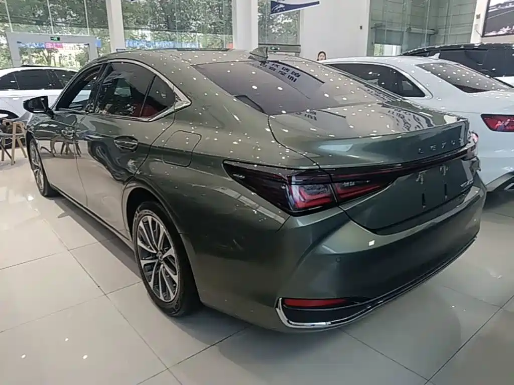 Lexus ES — миниатюра 5