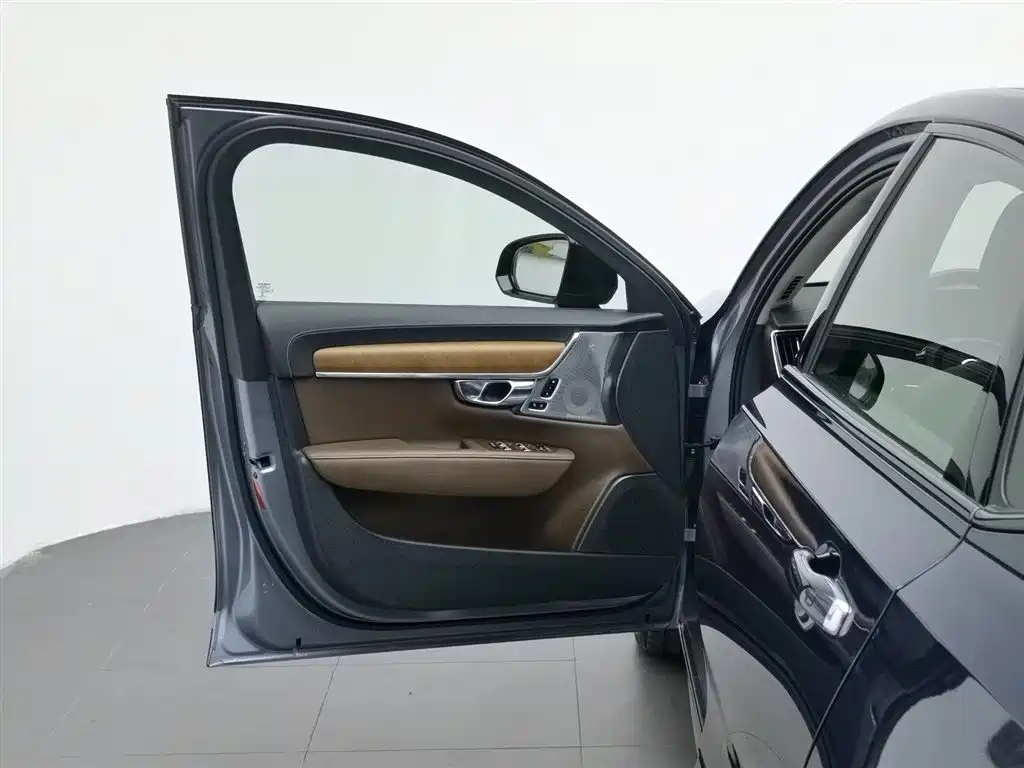 Volvo S90 2018 T5