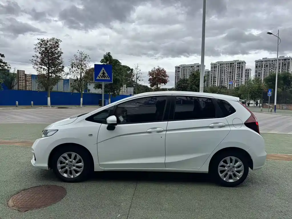Honda Fit — миниатюра 4
