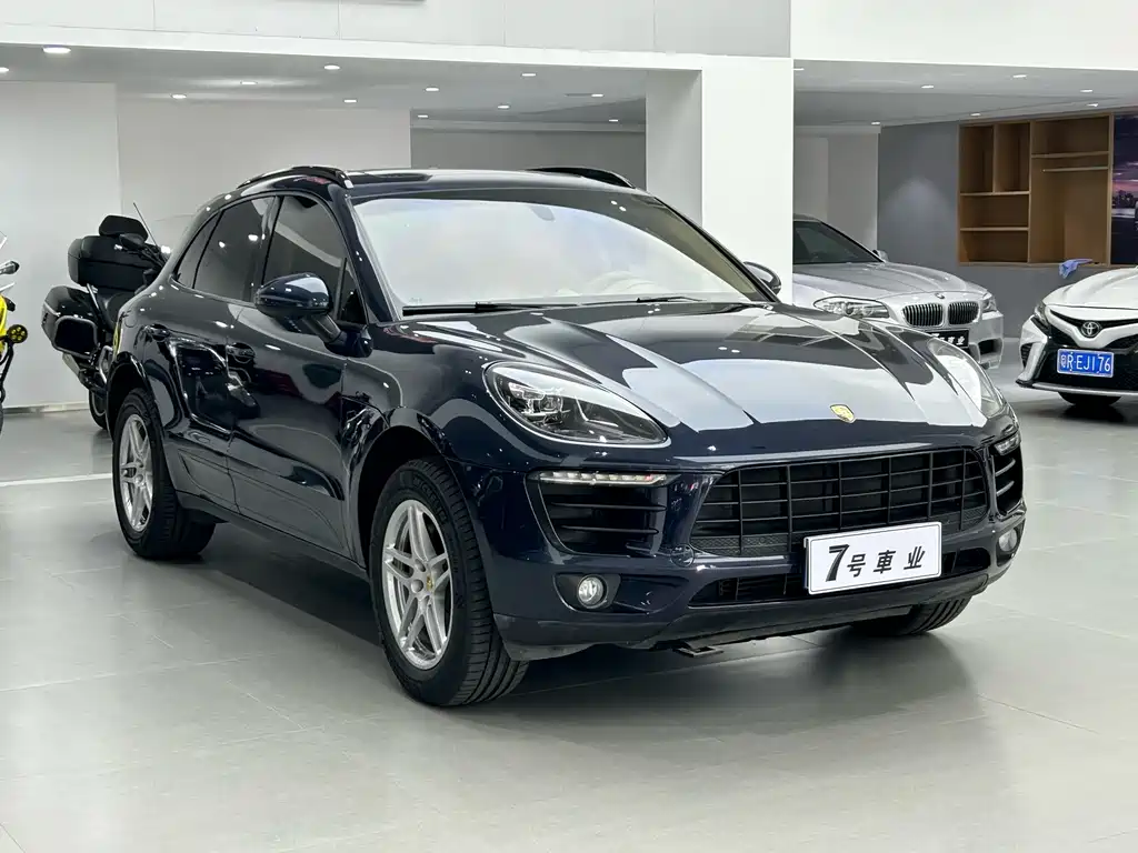 Porsche Macan — миниатюра 3
