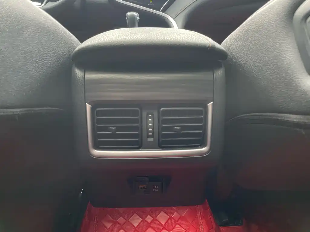 Toyota Camry — миниатюра 21