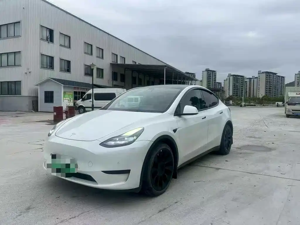 Tesla Model Y 2022