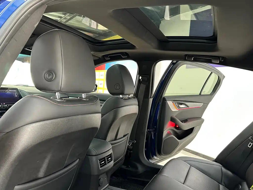 Cadillac CT5 — миниатюра 4