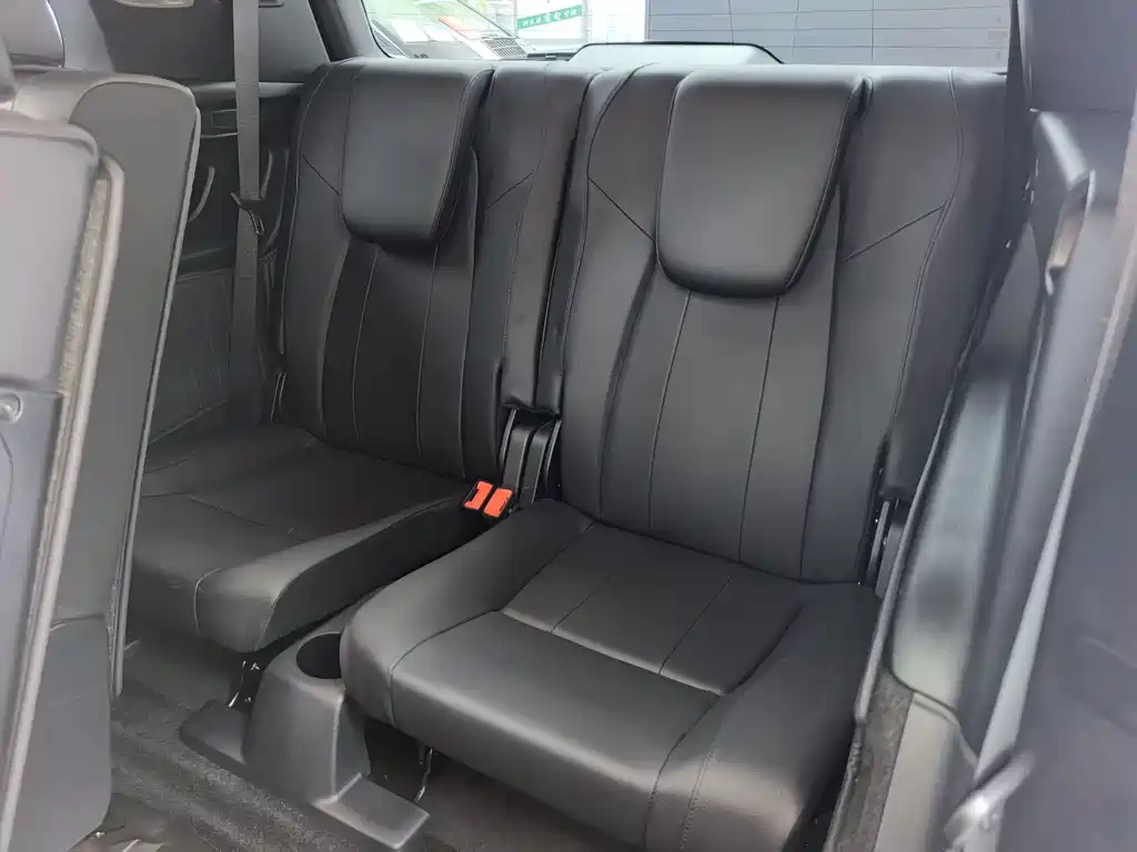 Mercedes-Benz GLB — миниатюра 13