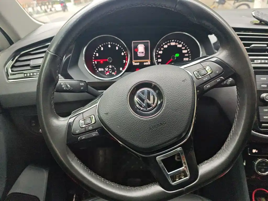 Volkswagen Tiguan L — миниатюра 3