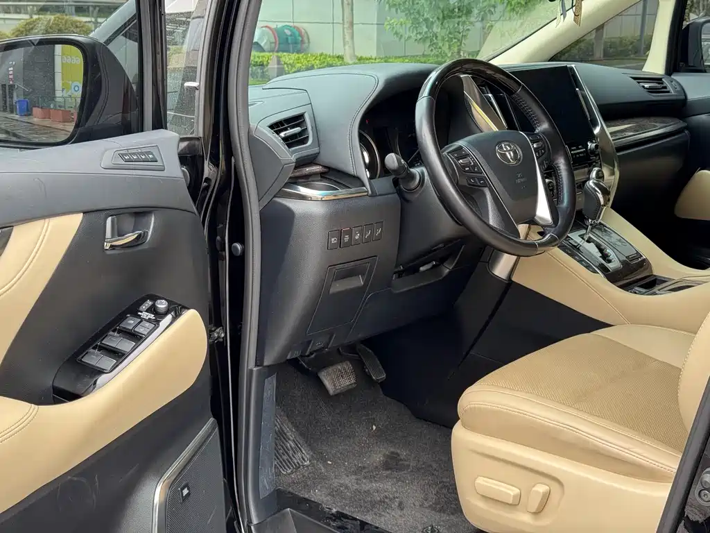 Toyota Vellfire 2021 2.5L HV Luxury