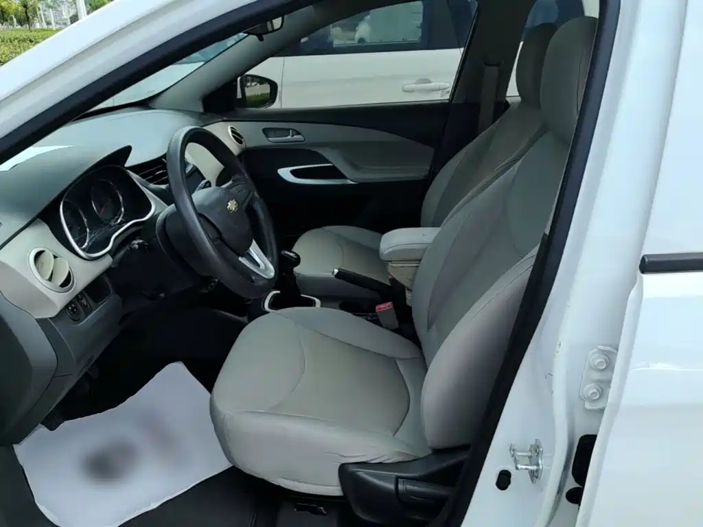 Chevrolet Sail — миниатюра 15