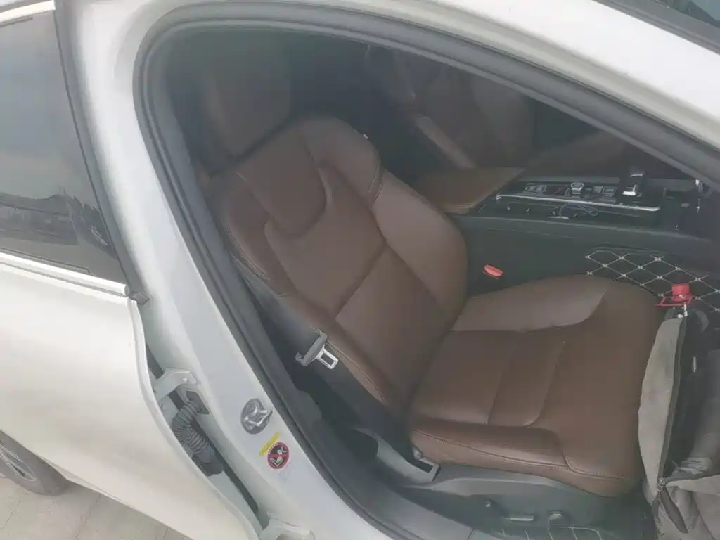 Volvo S60 — миниатюра 25