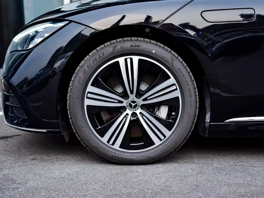 Mercedes-Benz EQE 2025 500 4MATIC