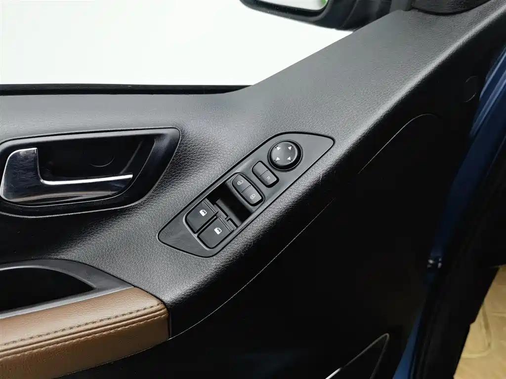 SAIC MAXUS CHASE G10