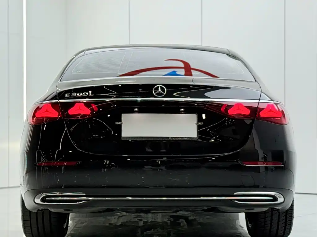 Mercedes-Benz E-Class — миниатюра 15